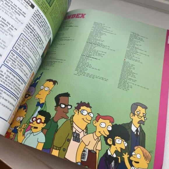 UNIVERSAL STUDIOS Maggie Simpson Plush Doll & The Simpsons Complete Guide - Picture 13 of 15